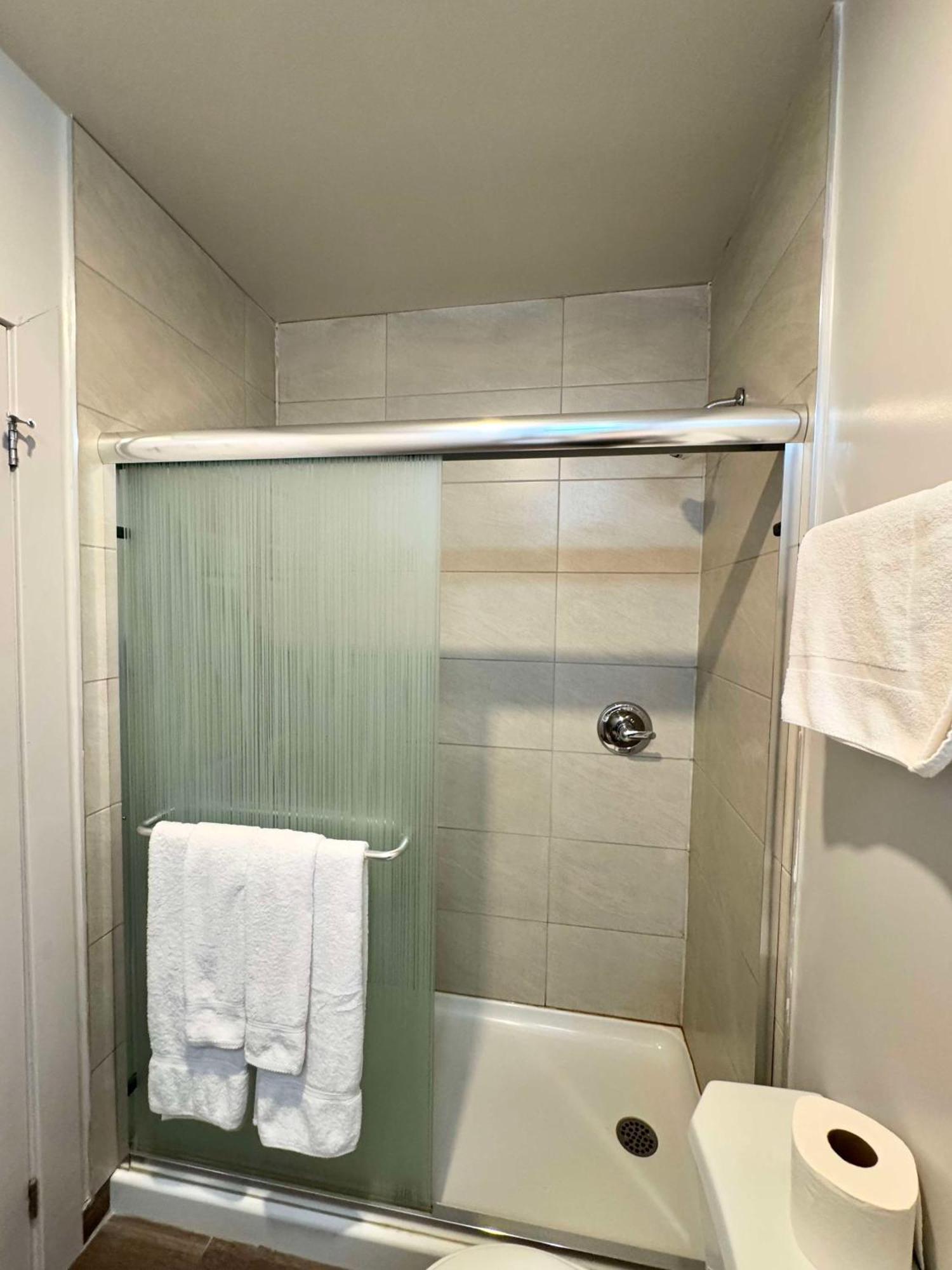 Big Bird Inn Wawa, Surestay Collection By Best Western Eksteriør billede
