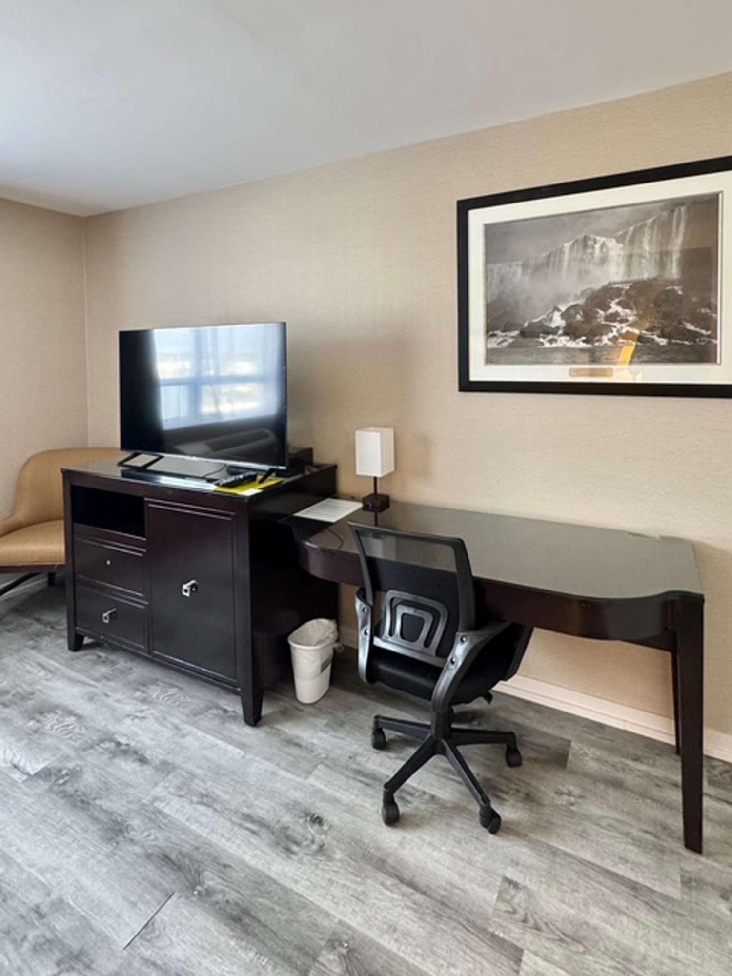 Big Bird Inn Wawa, Surestay Collection By Best Western Eksteriør billede
