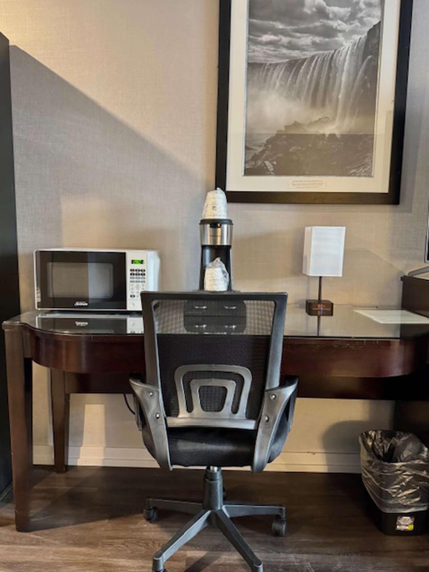 Big Bird Inn Wawa, Surestay Collection By Best Western Eksteriør billede