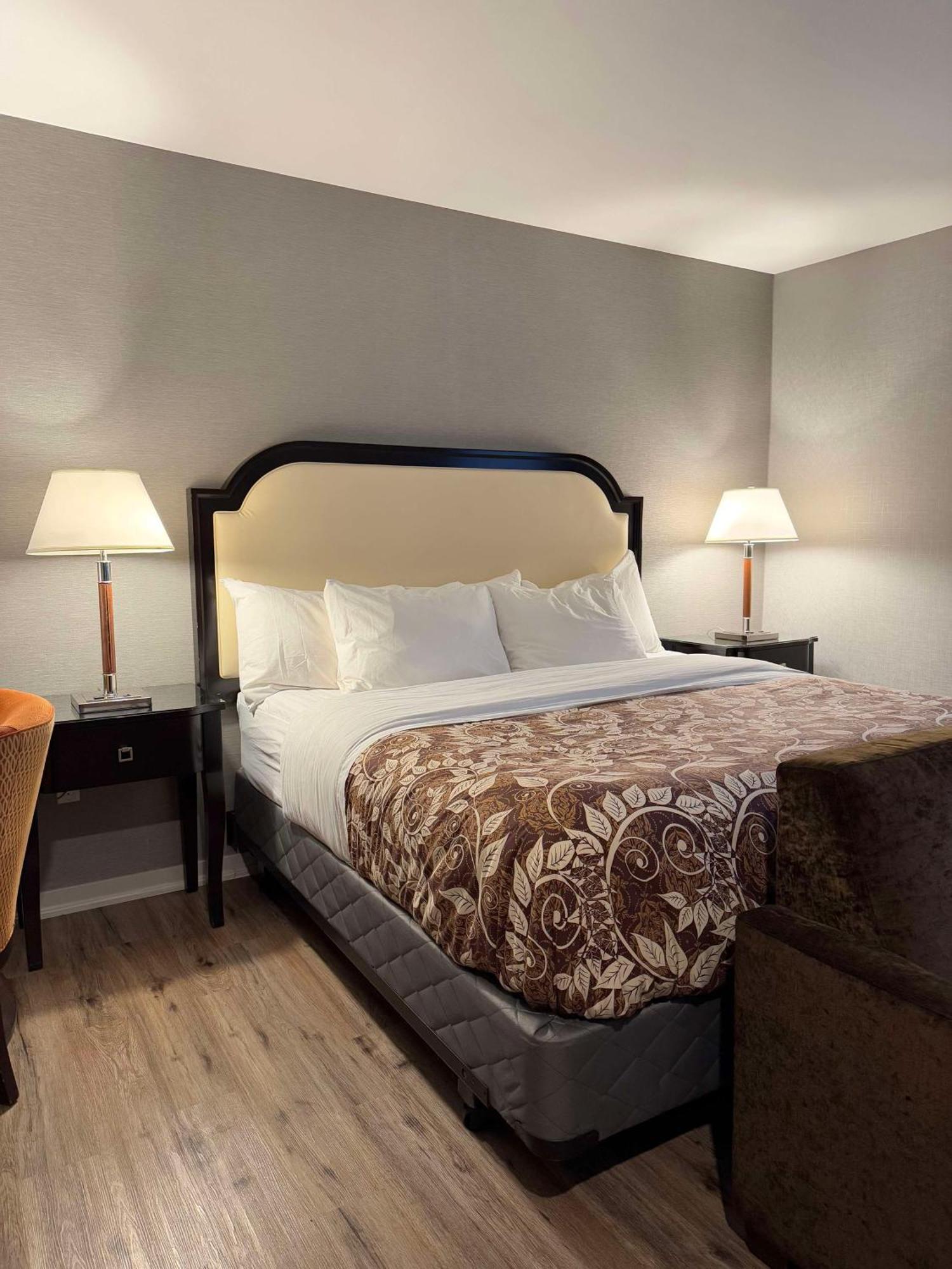 Big Bird Inn Wawa, Surestay Collection By Best Western Eksteriør billede